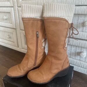 Ugg Skylar Wedge Tan Leather Back Lace Up Knit Sweater Zip Up Boot Size 7